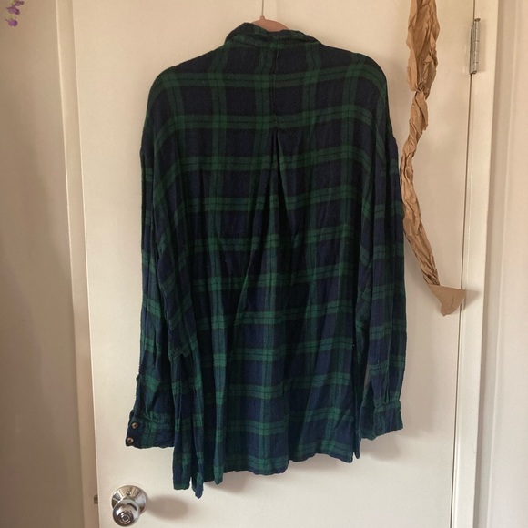 BDG blue and green plaid button down - Picture 5 of 5